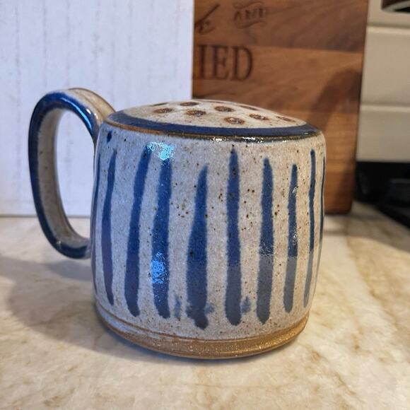 Pottery cheese /sugar/ shaker - Picture 1 of 9